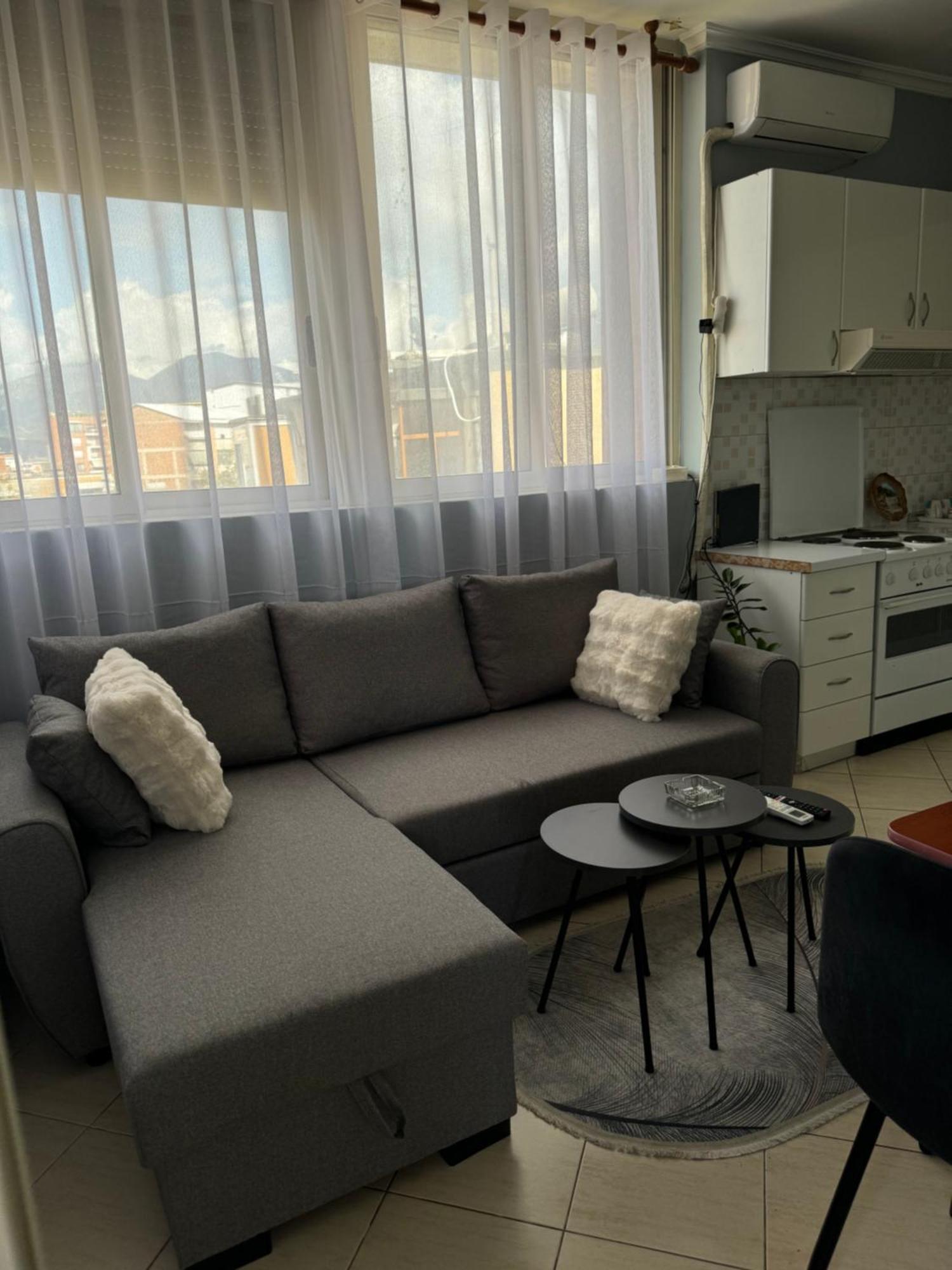 Mirela'S Apartment City Center 地拉那 外观 照片